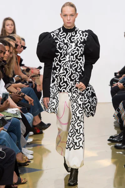 Look 4